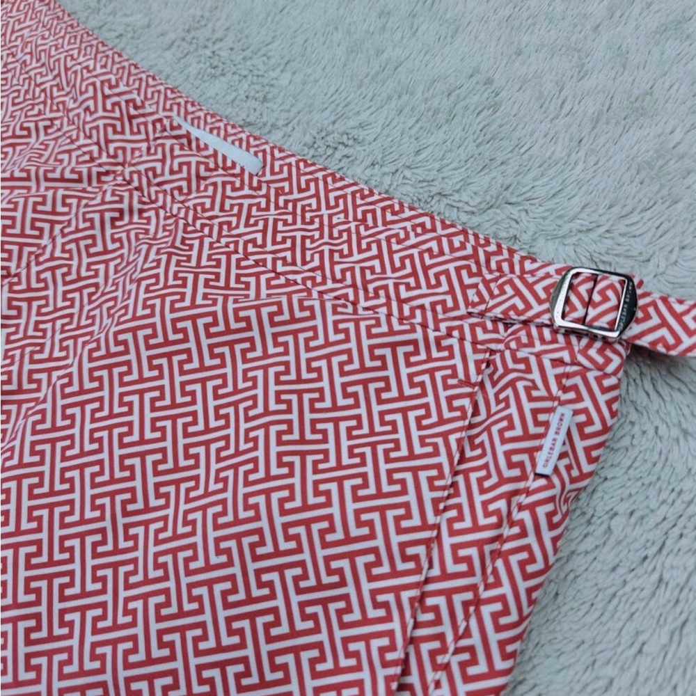 Red Geometric Pattern Bedding Set - Picture 6 of 7